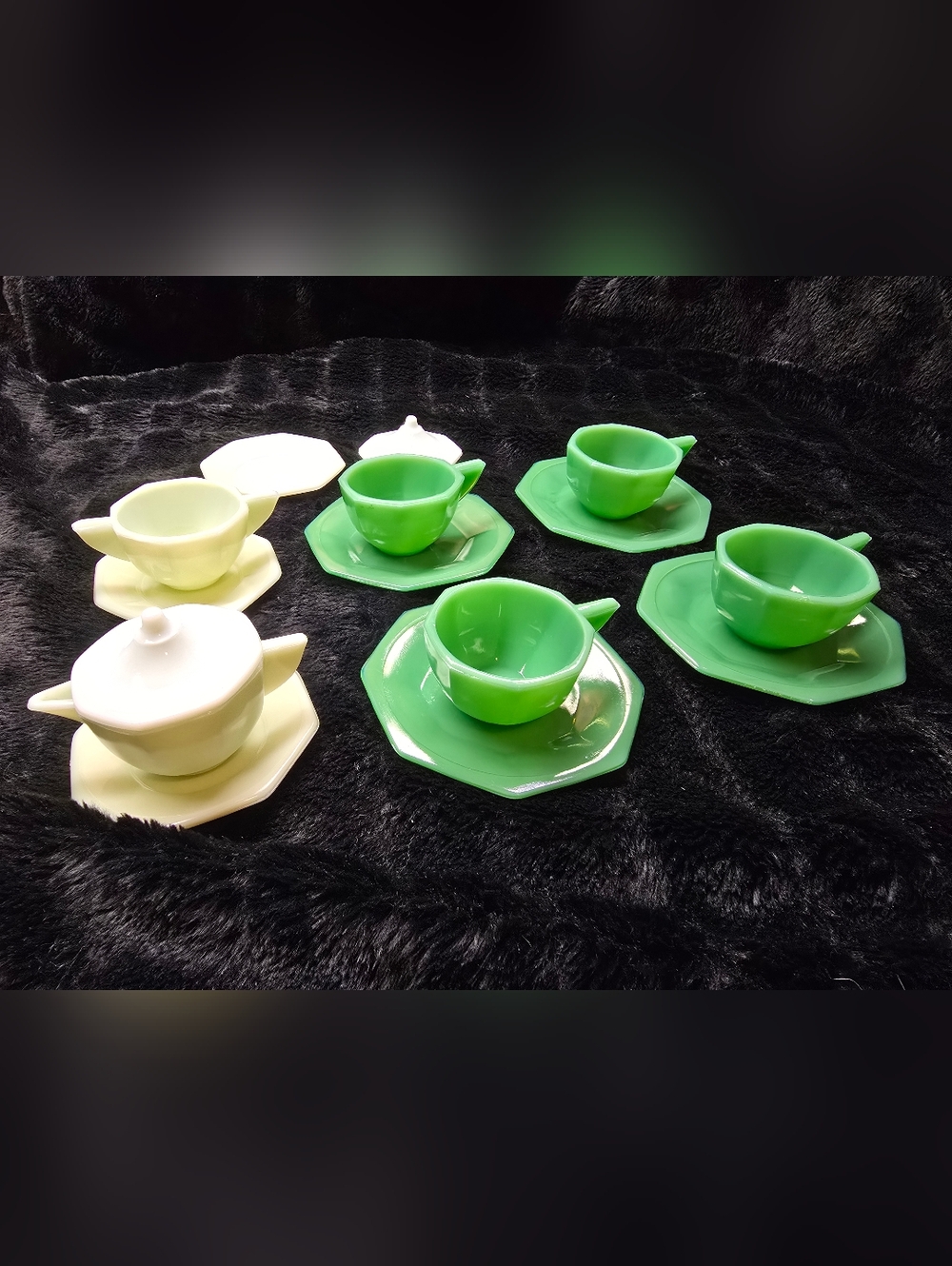 Vintage Green Glass Akro Agate 1930's "Little American Maid" Tea Set - 15 pieces